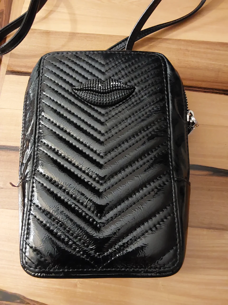 Cartera Jazmín Chebar