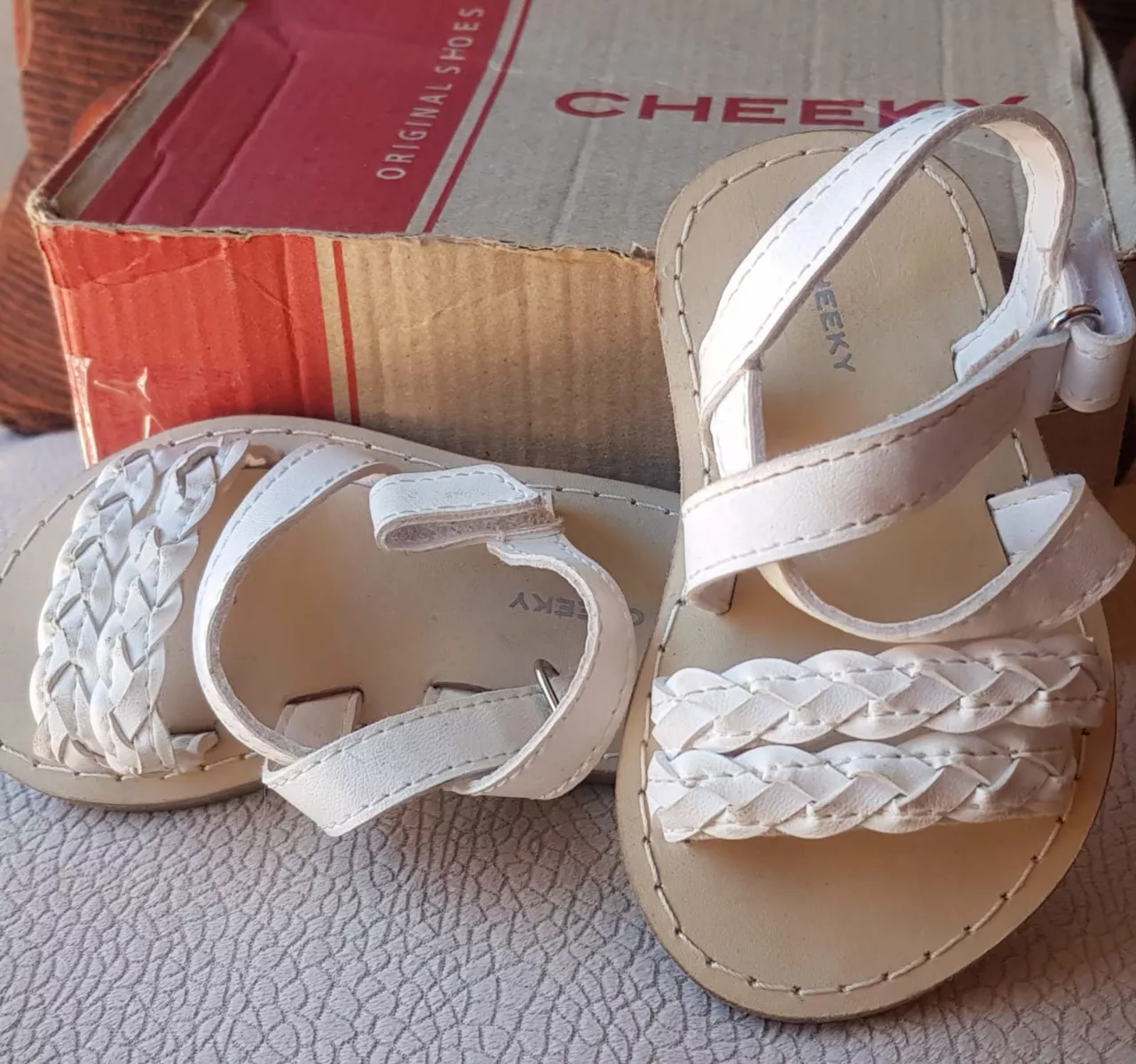Sandalias CHEEKY · Talle AR 21