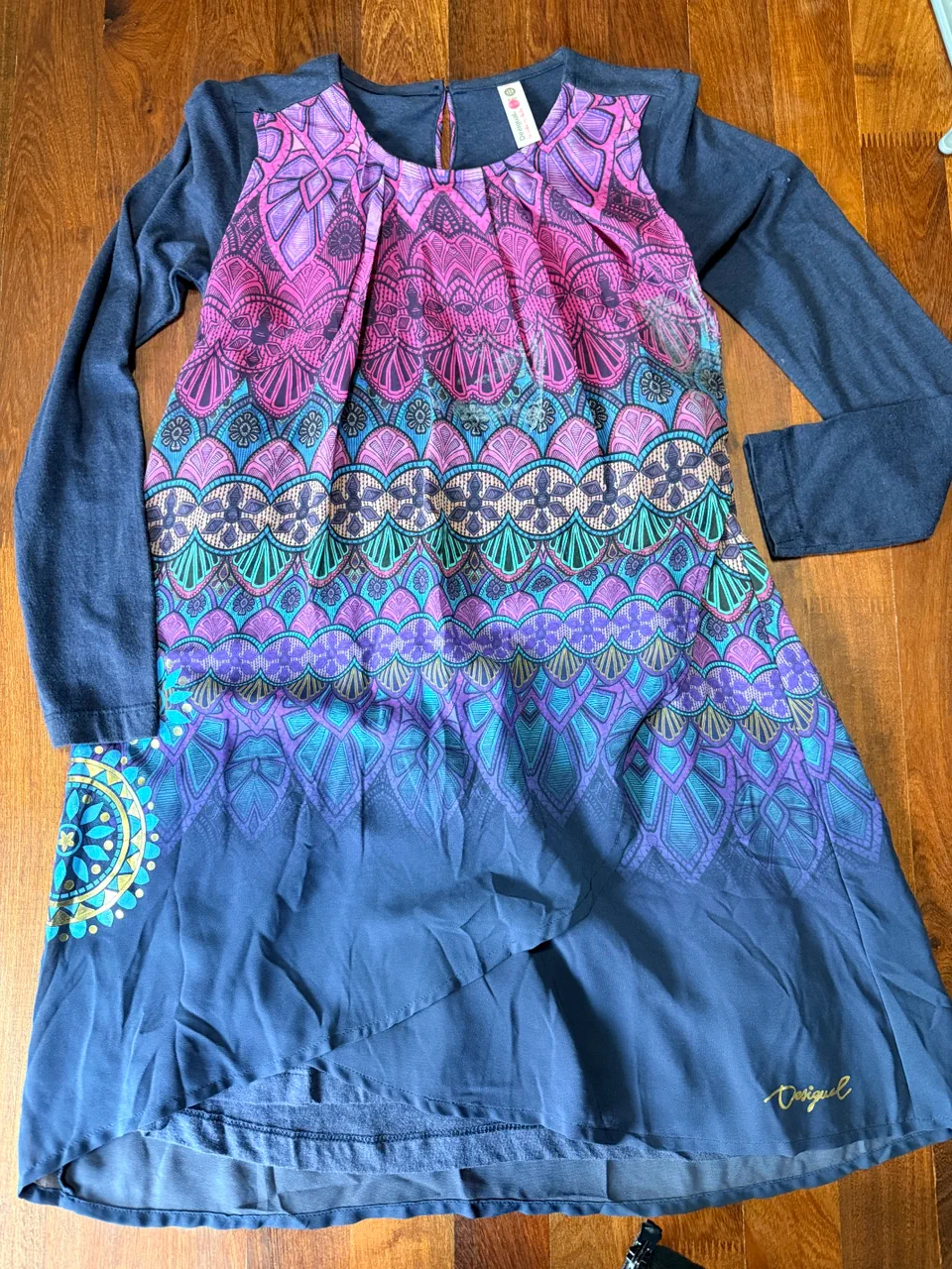 Vestido corto Desigual · Talle 10 años / 140 cm