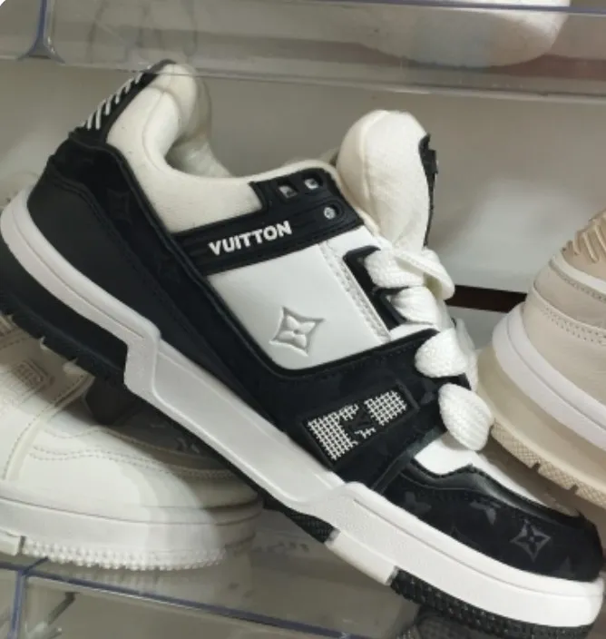 Zapatillas Louis Vuitton - imagen 1