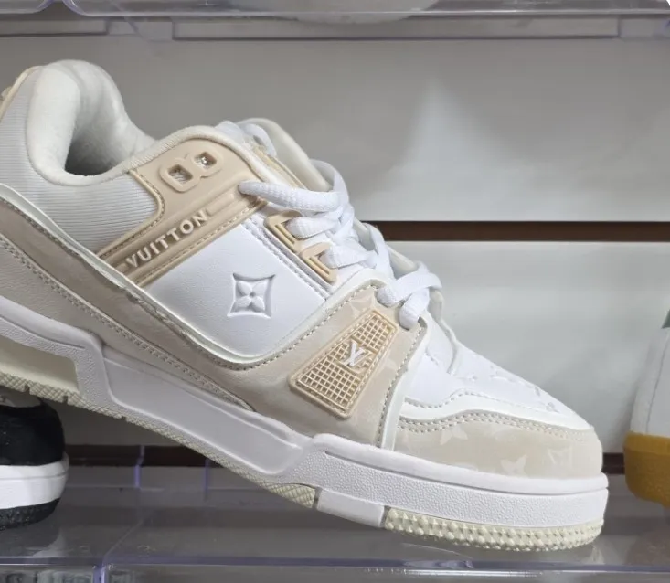 Louis Vuitton · Talle AR 37