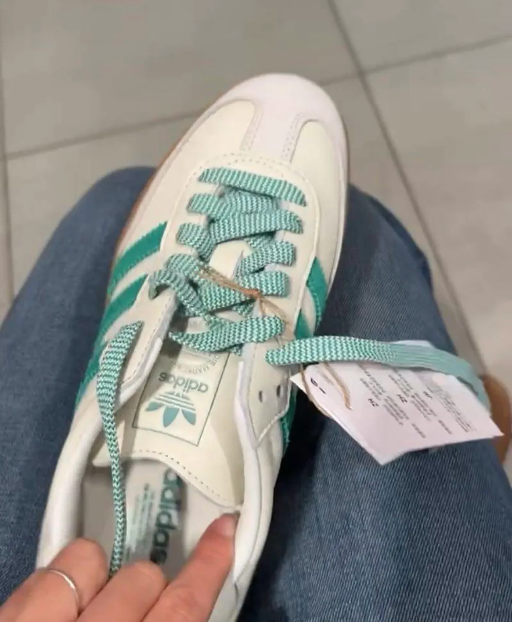 adidas · Talle AR 38