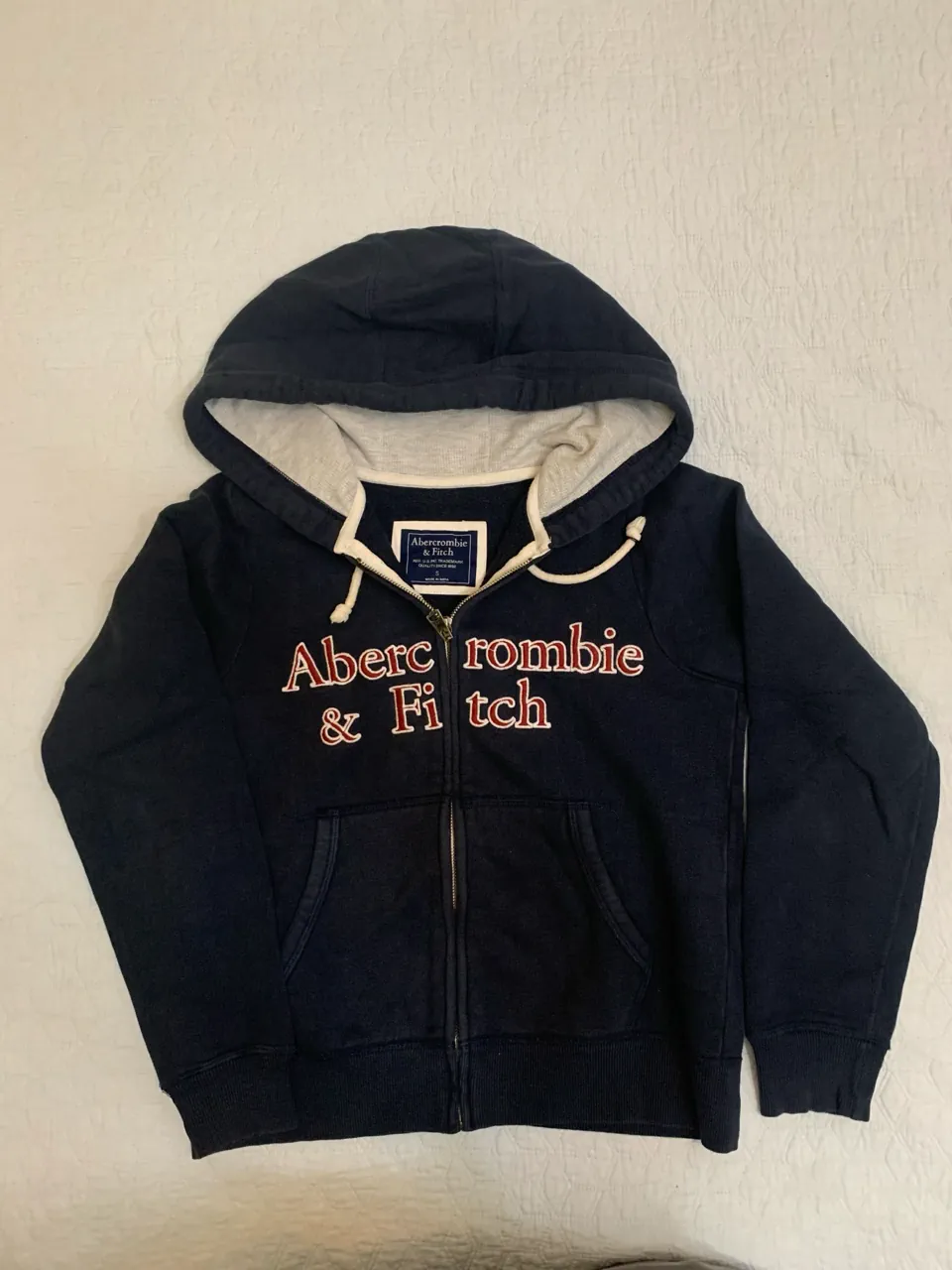Buzo Abercrombie & Fitch · Talle S