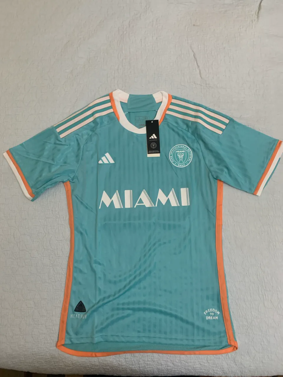 Camiseta adidas - imagen 1
