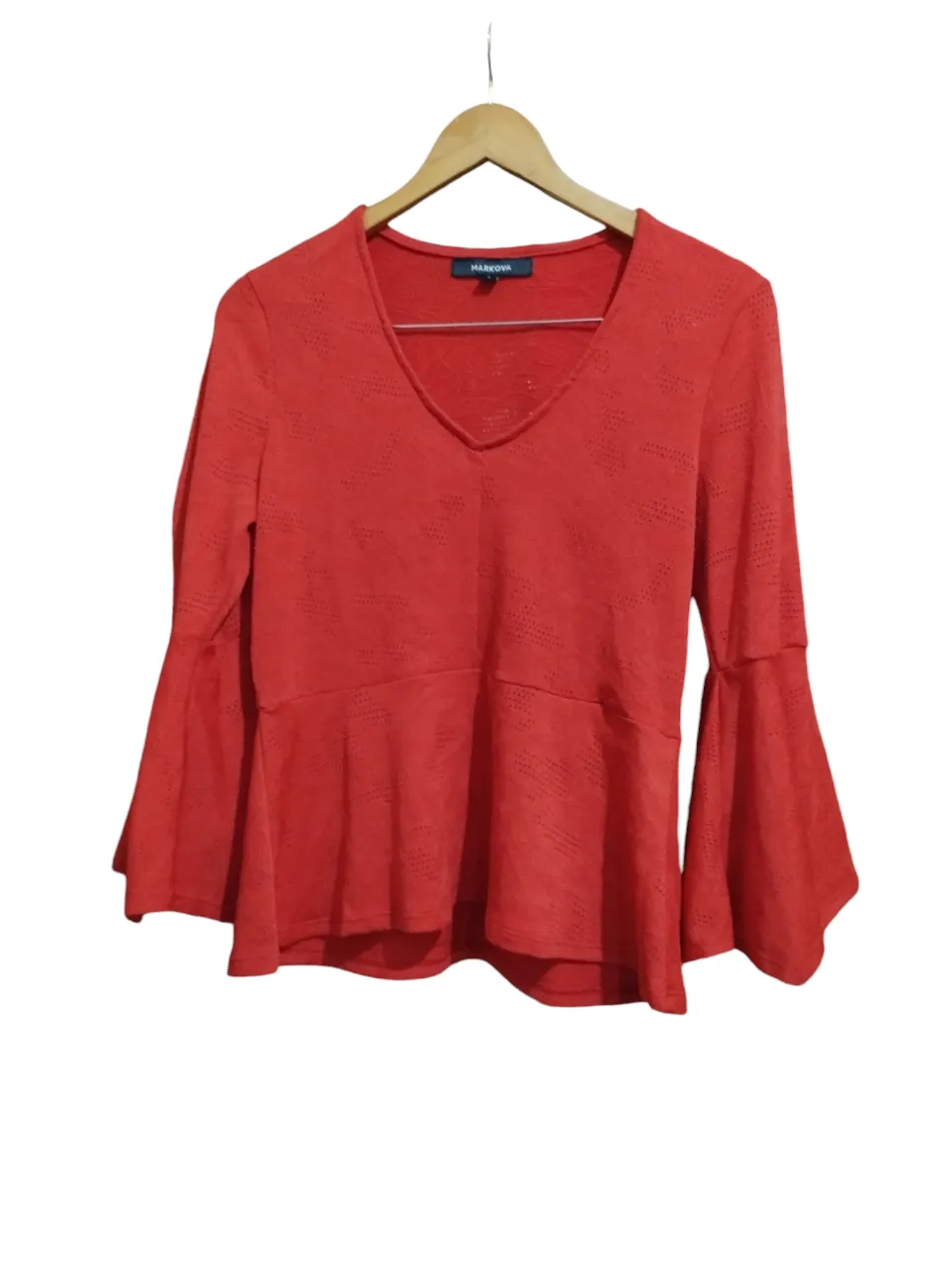 Remera Markova · Talle L
