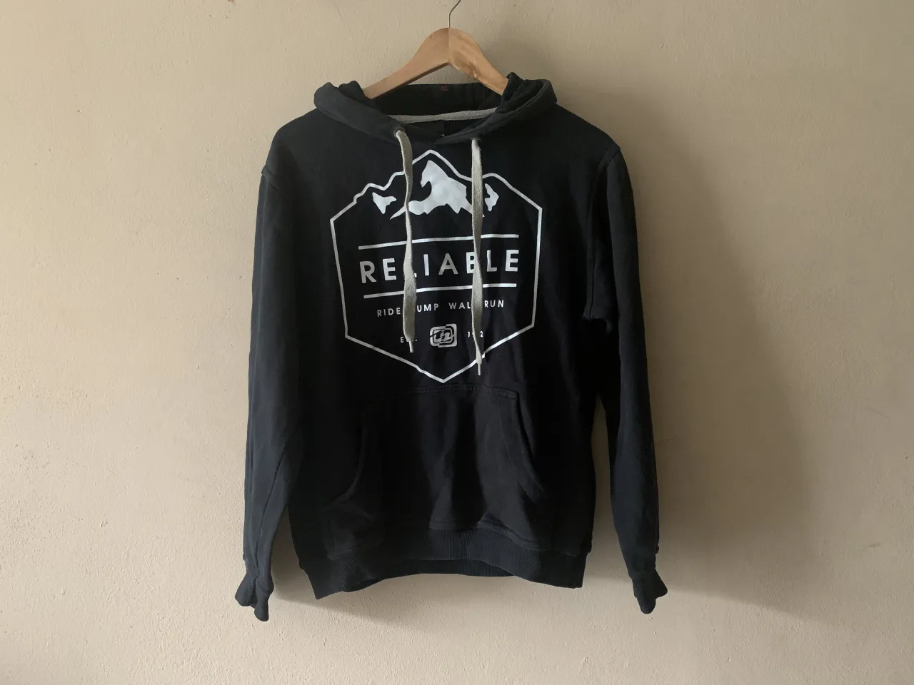 Buzo Le Utthe · Talle 16 años / 176 cm