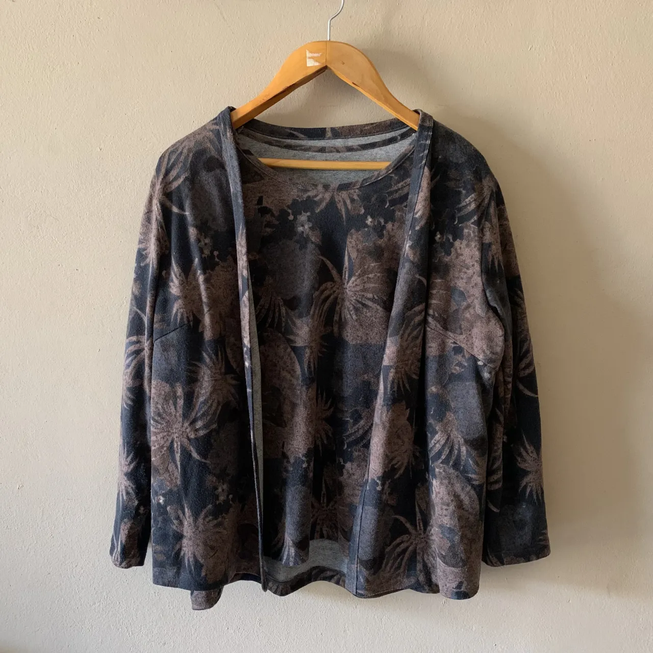 Cardigan Otra marca · Talle L
