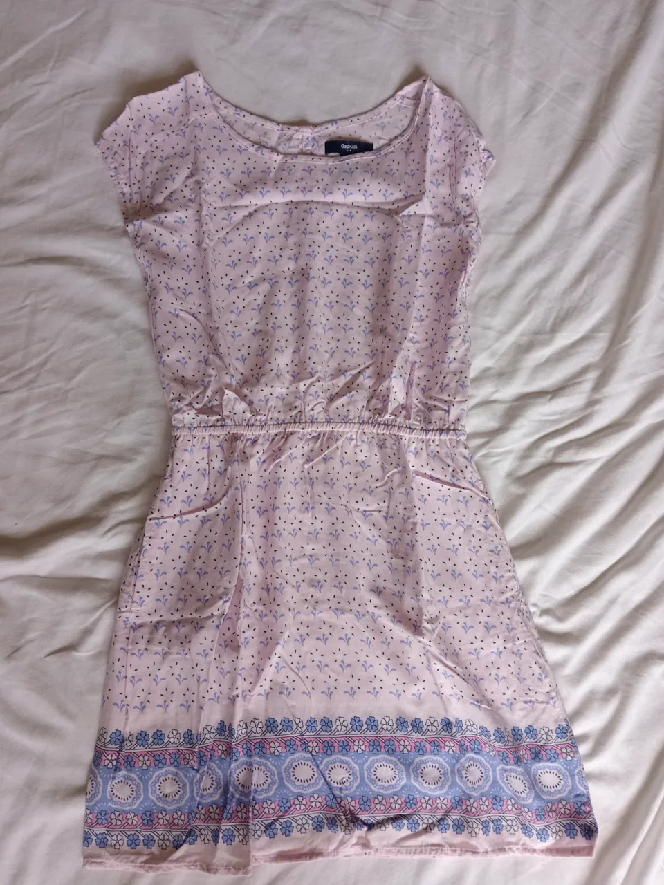 Vestido corto GAP · Talle 10 años / 140 cm