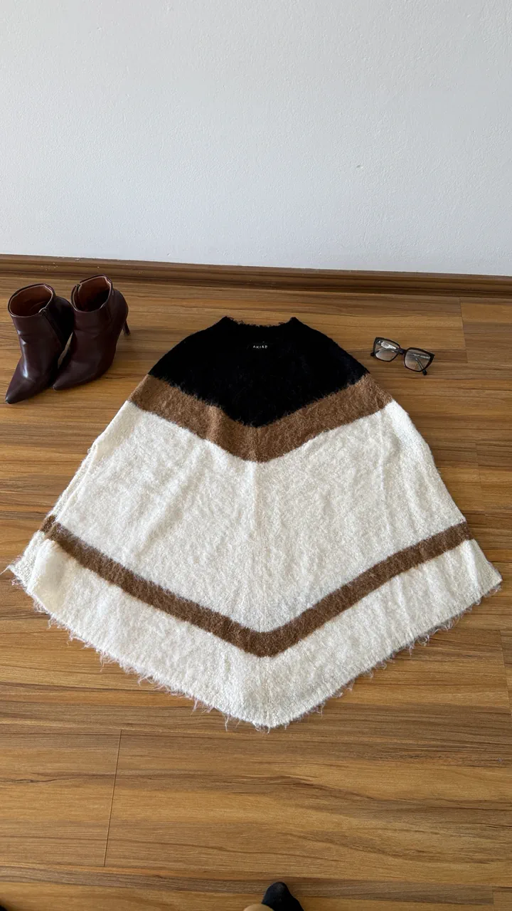 Poncho Akiabara · Talle único