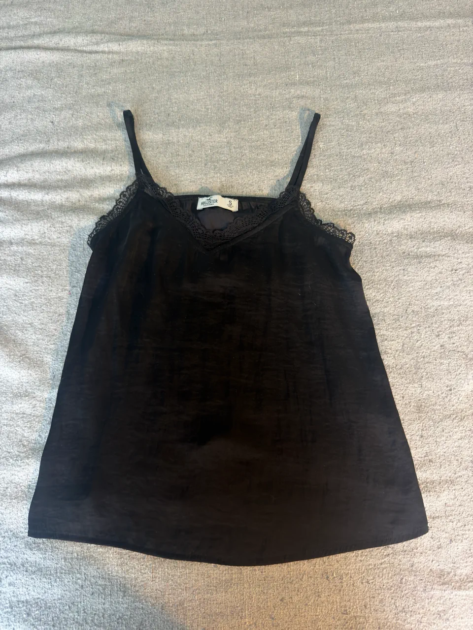 Hollister · Talle S