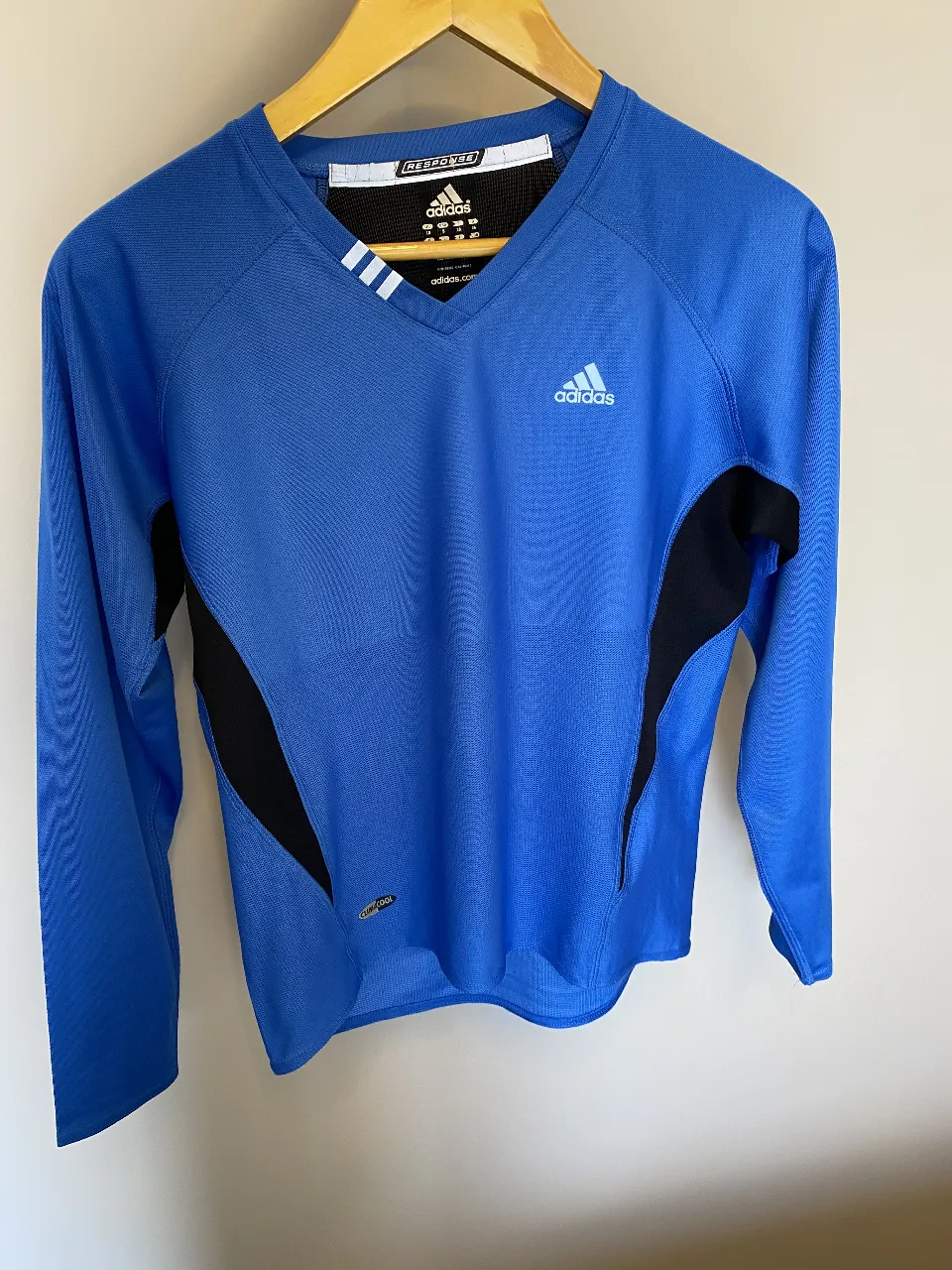Remera adidas · Talle S