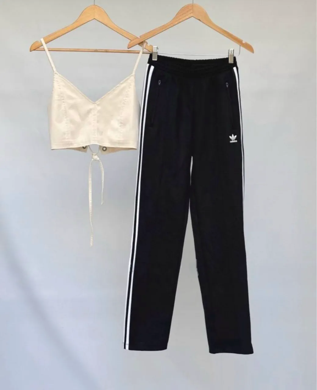 Pantalón adidas Originals - imagen 1