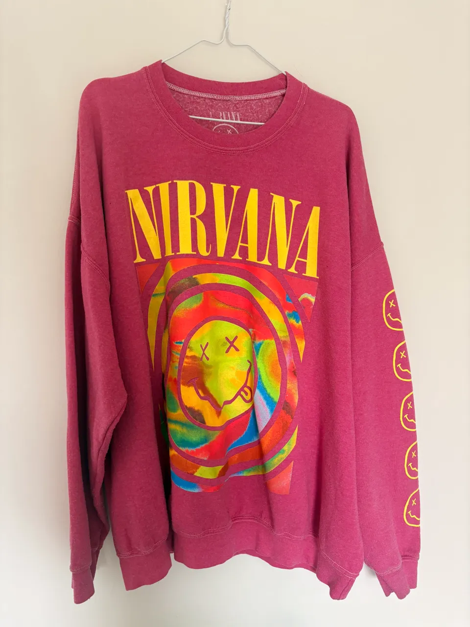 Buzo Urban Outfitters · Talle M