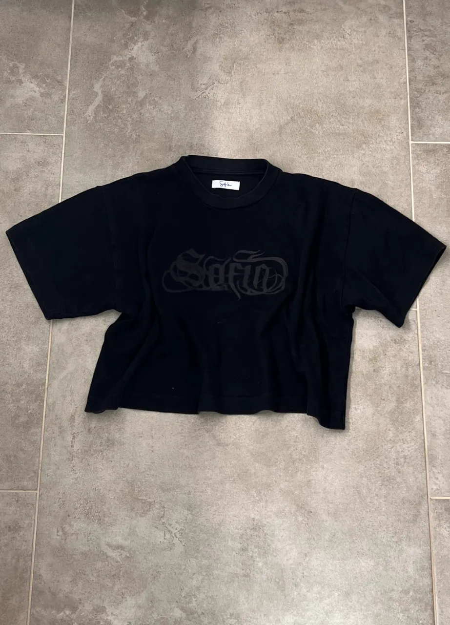 Remera Sofia Sarkany · Talle M