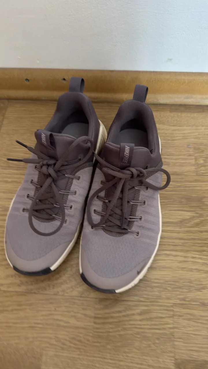 Nike · Talle US 7.5