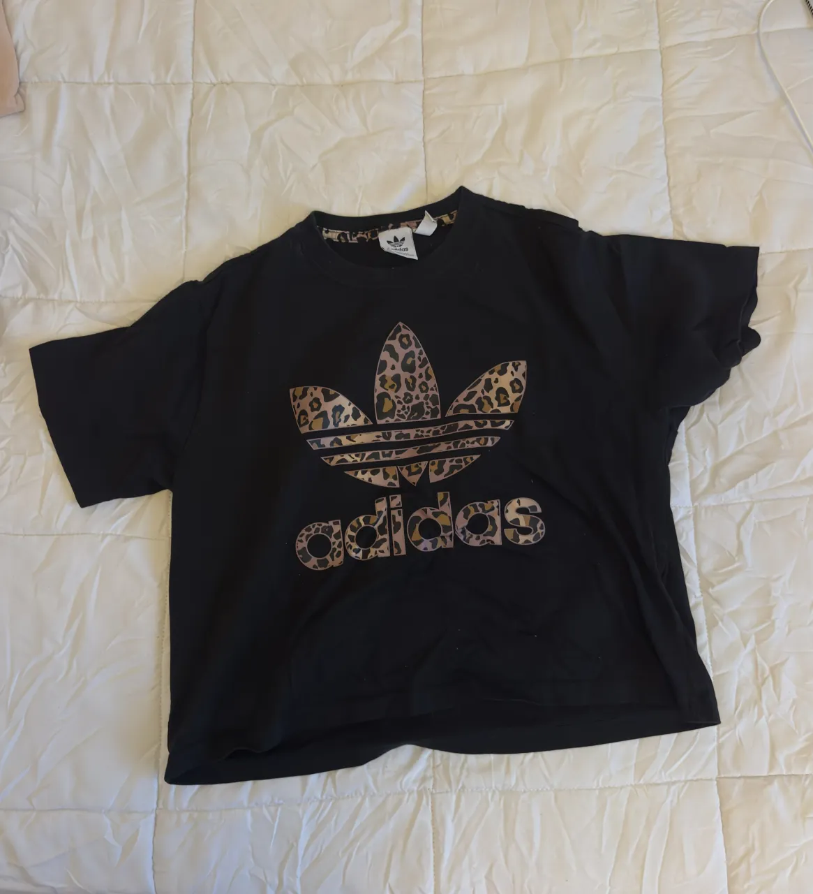 Remera adidas · Talle S