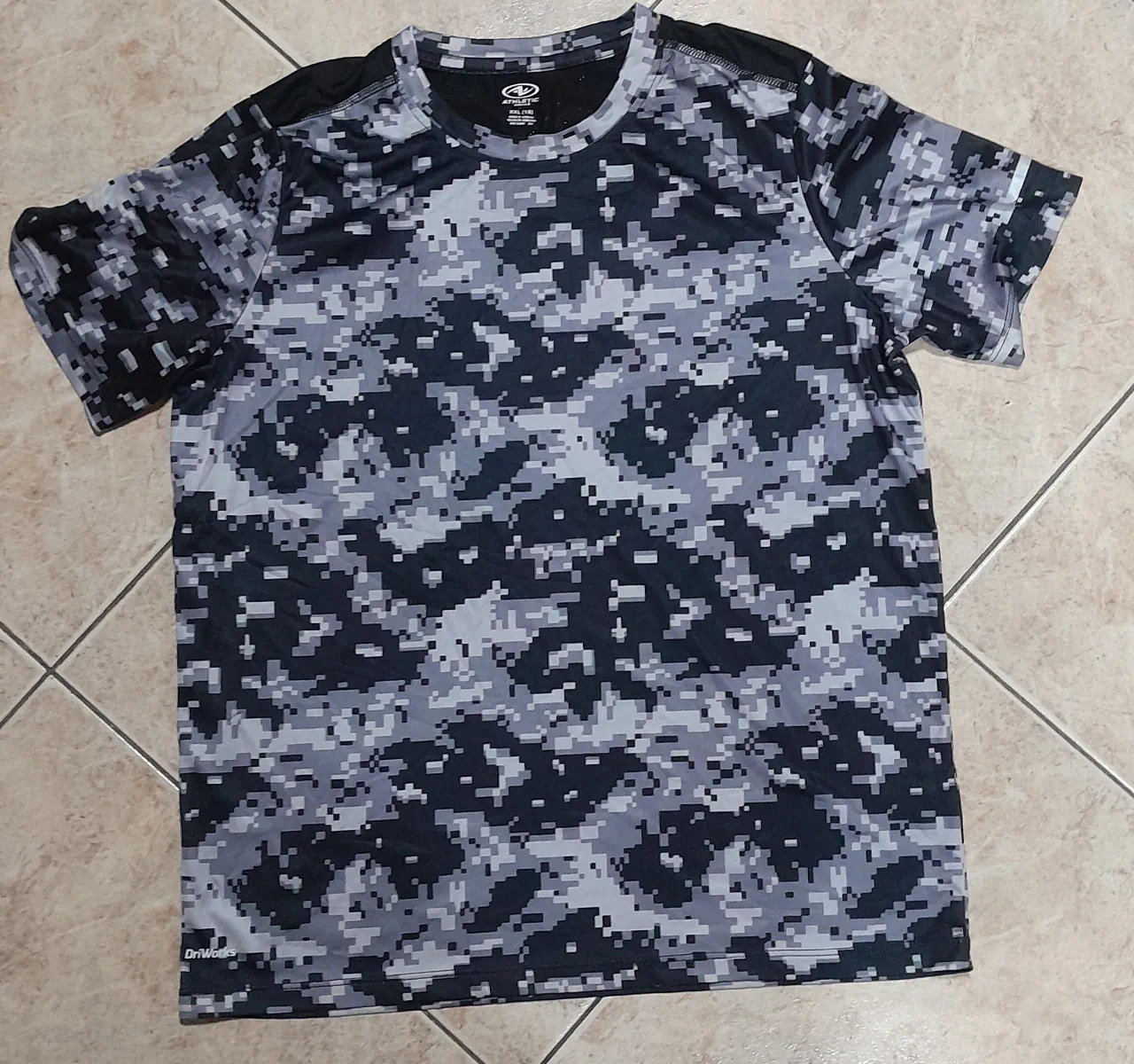 Remera Athletic works - imagen 1