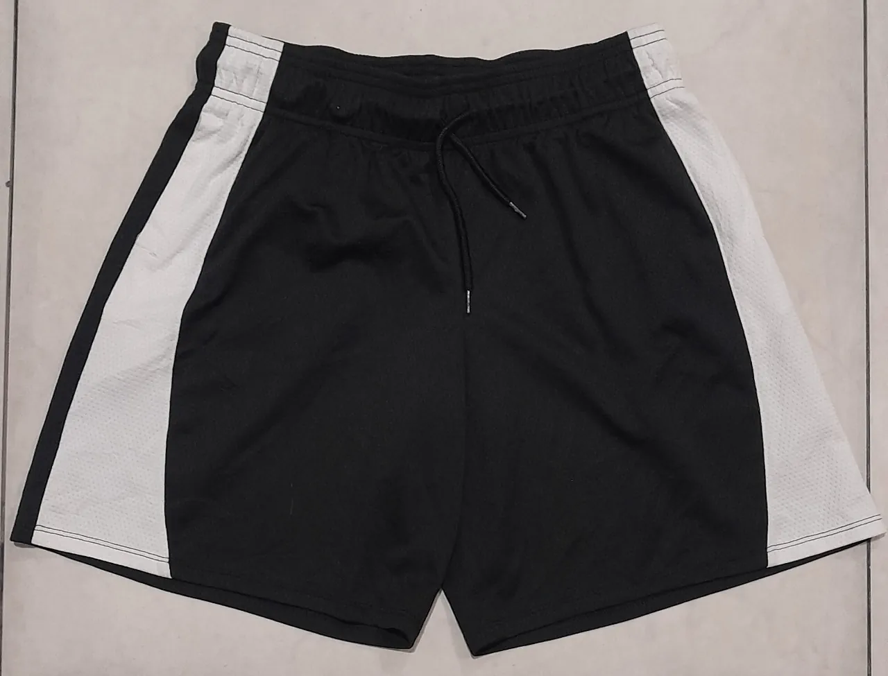 Ropa deportiva Athletic works · Talle XL