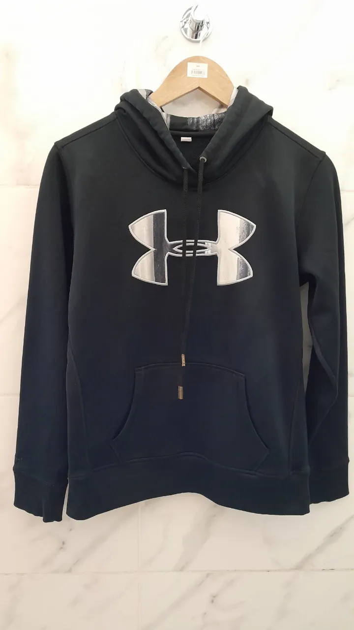 Buzo Under Armour · Talle S