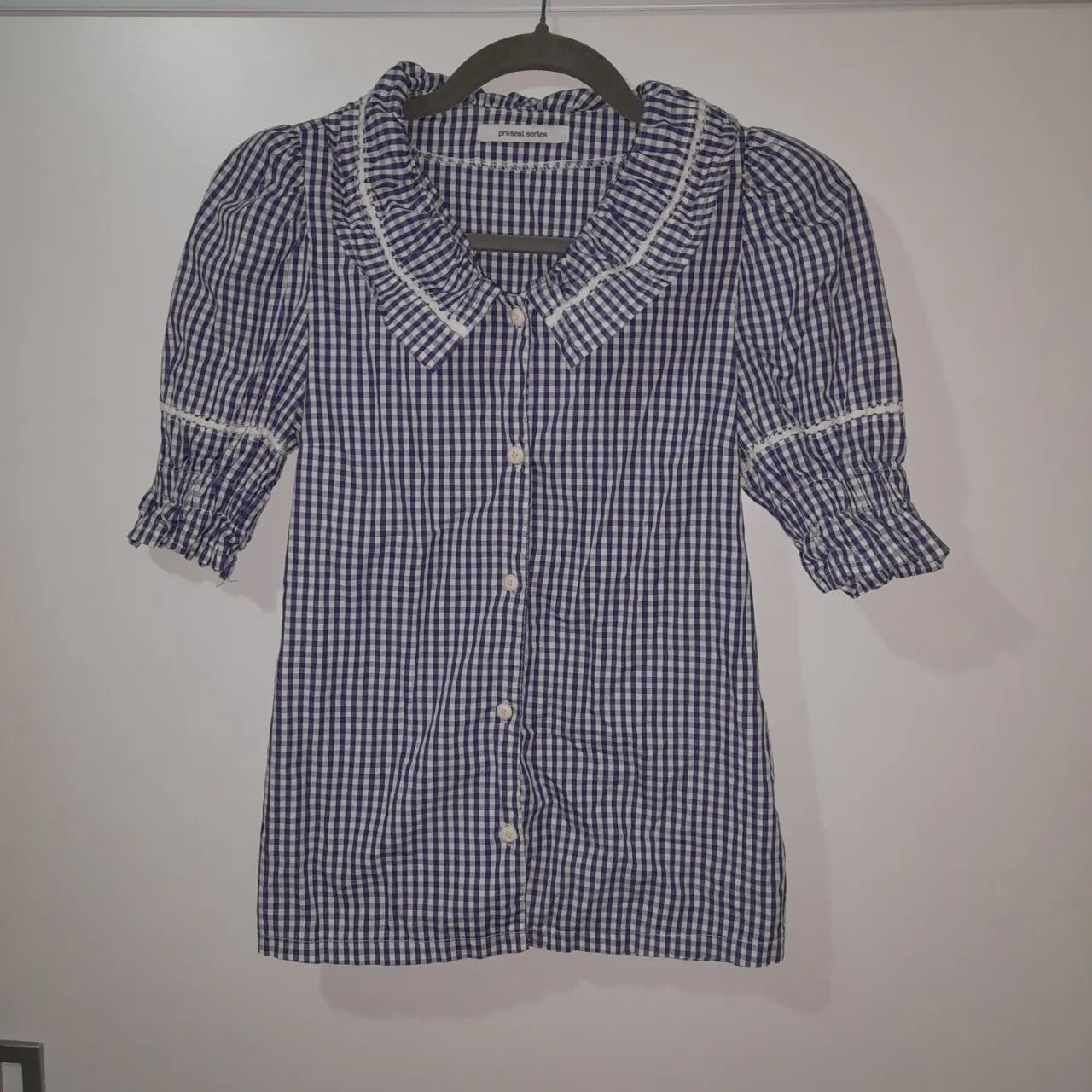 Remera Present serie - imagen 1