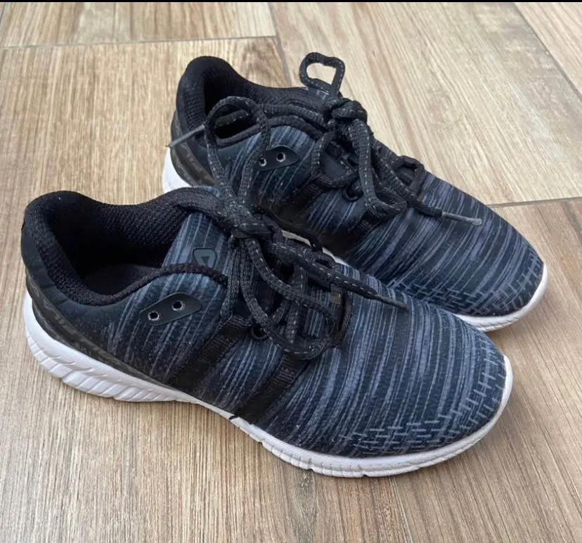 Zapatillas Fila · Talle AR 30