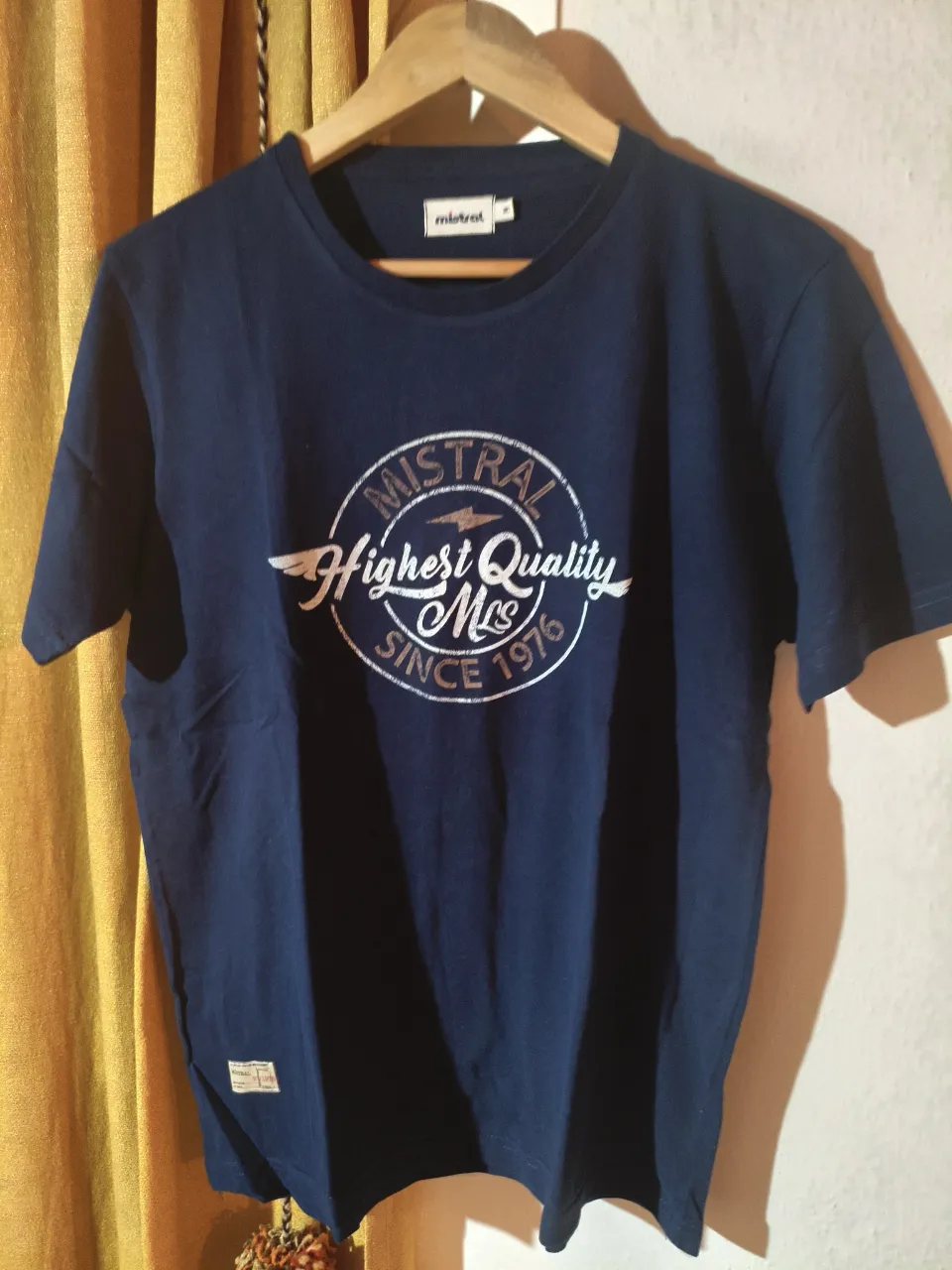 Remera Mistral · Talle M