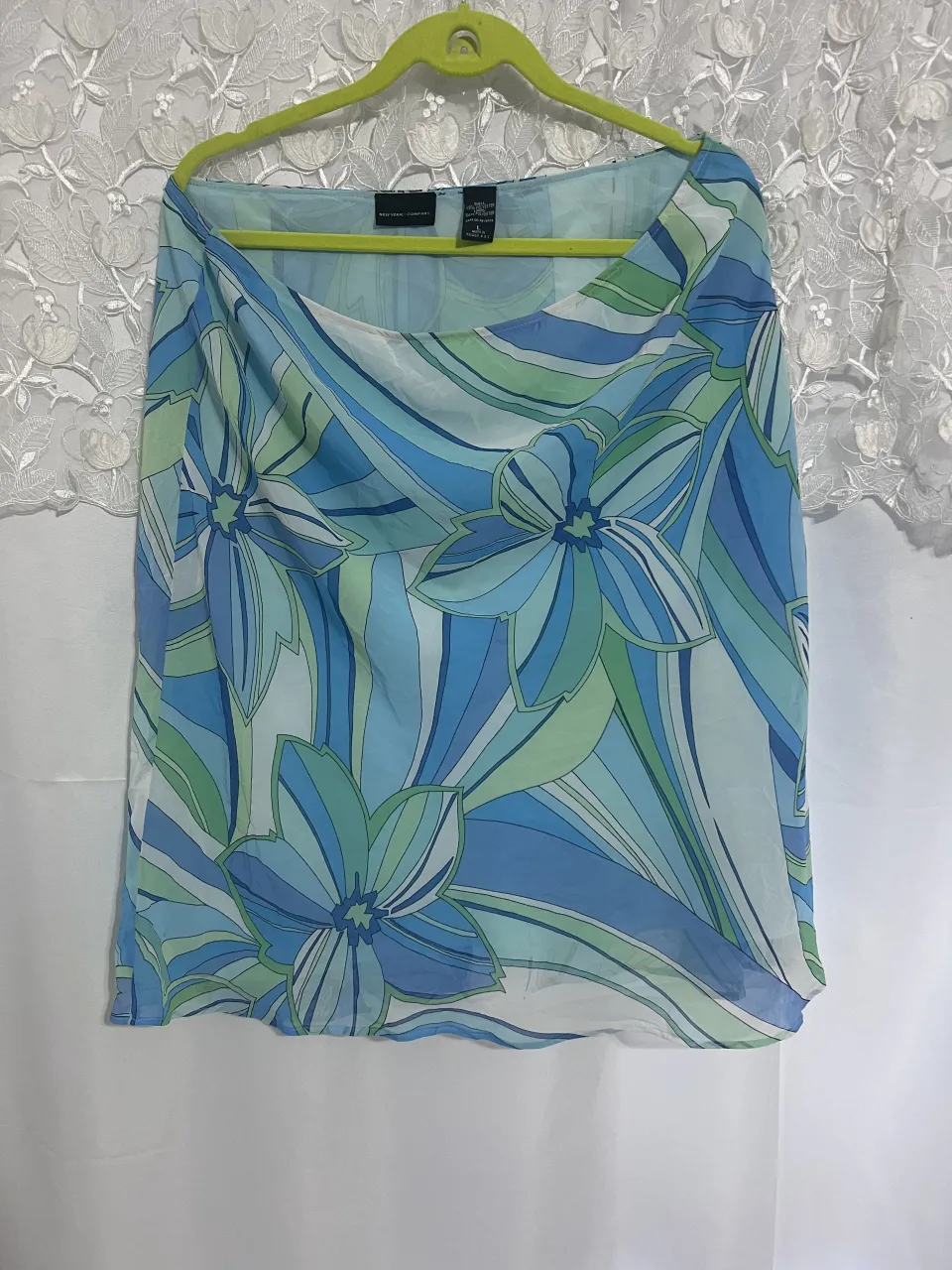 Pollera New York & Company · Talle L