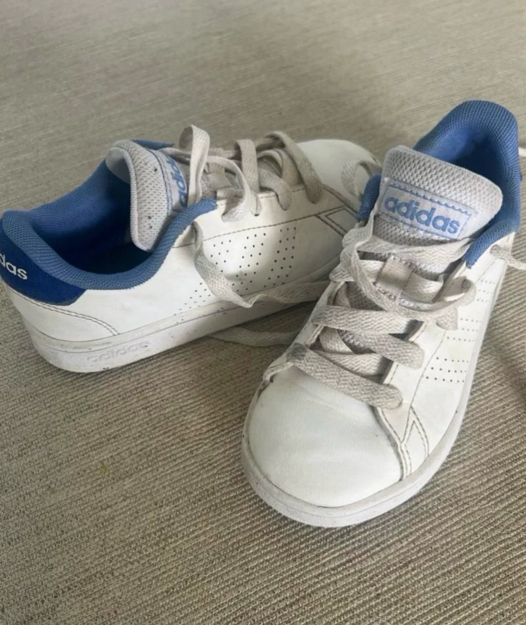 adidas · Talle AR 26