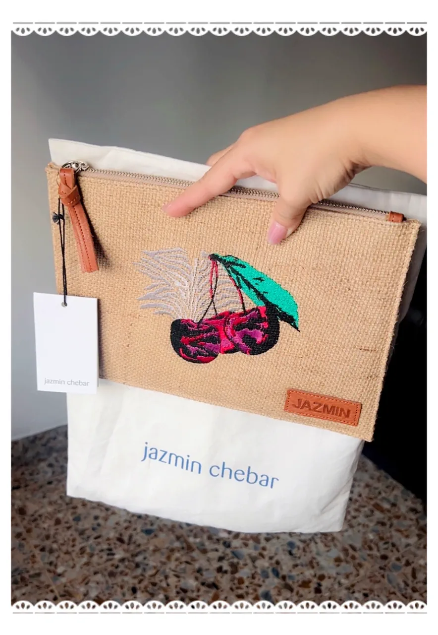 Cartera Jazmín Chebar