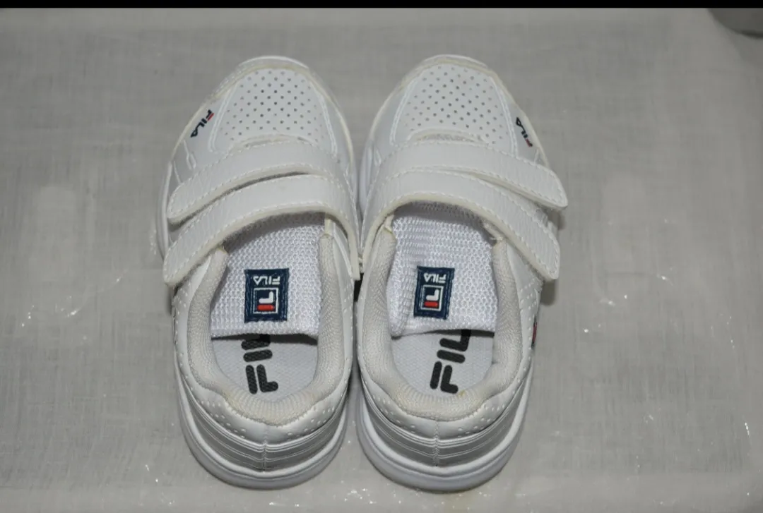 Zapatillas Fila · Talle AR 22
