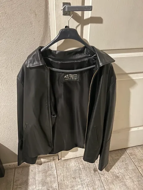 Hard leather · Talle L