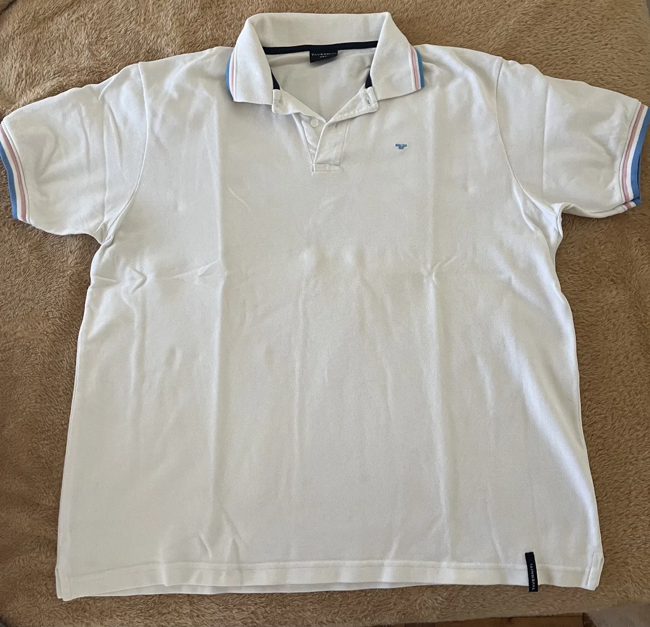 Remera Taverniti · Talle XXXL