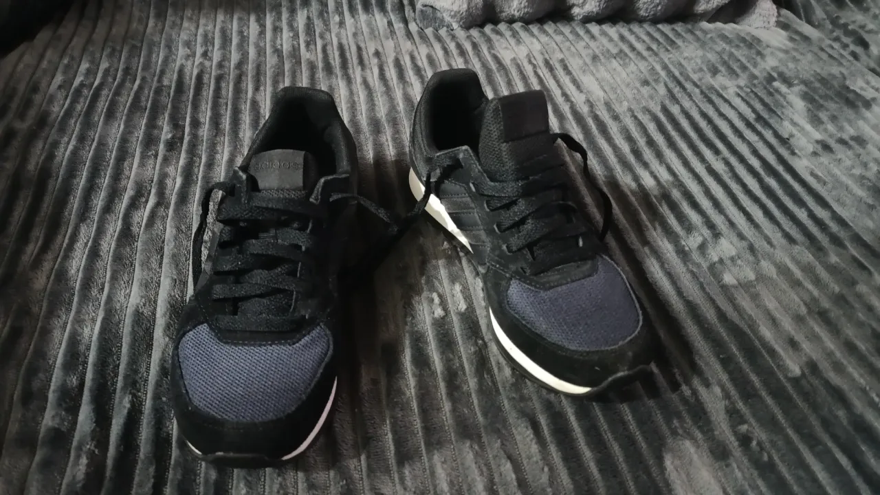 adidas · Talle AR 37