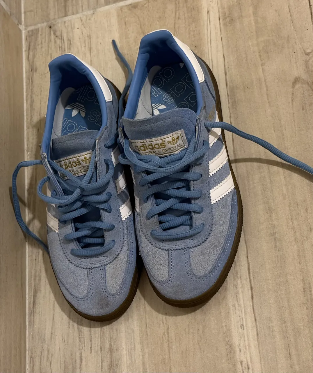 adidas · Talle EU 36