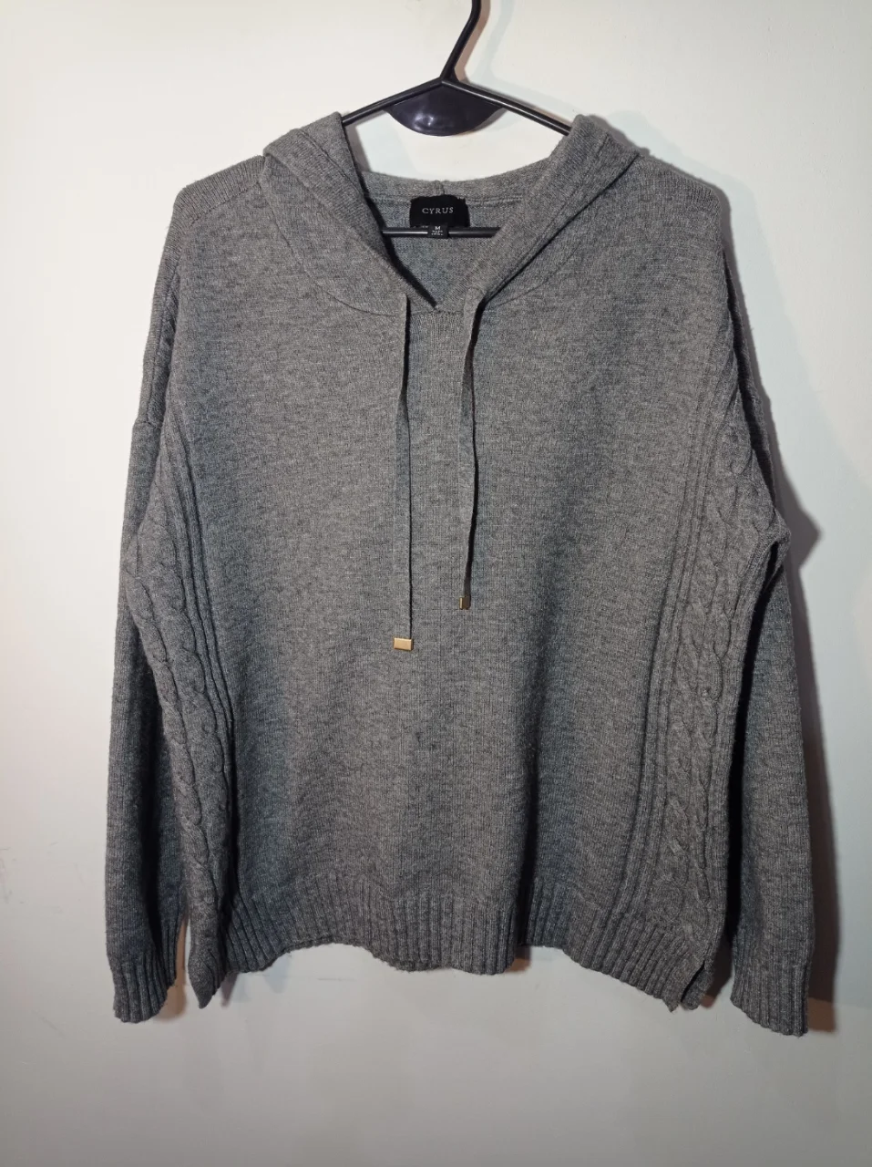 Sweater Cyrus · Talle M