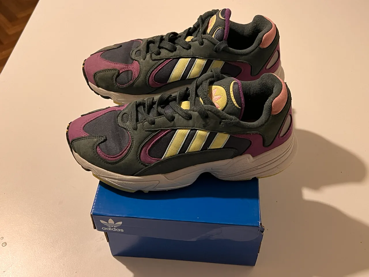 Zapatillas adidas - imagen 1