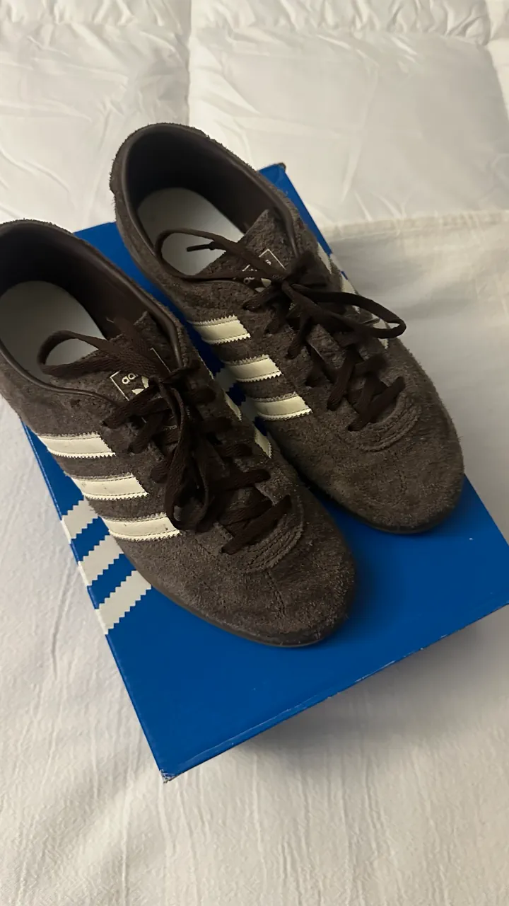 adidas · Talle AR 38
