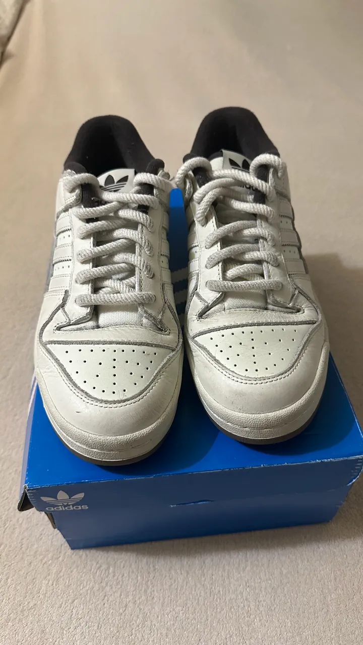 adidas · Talle AR 38