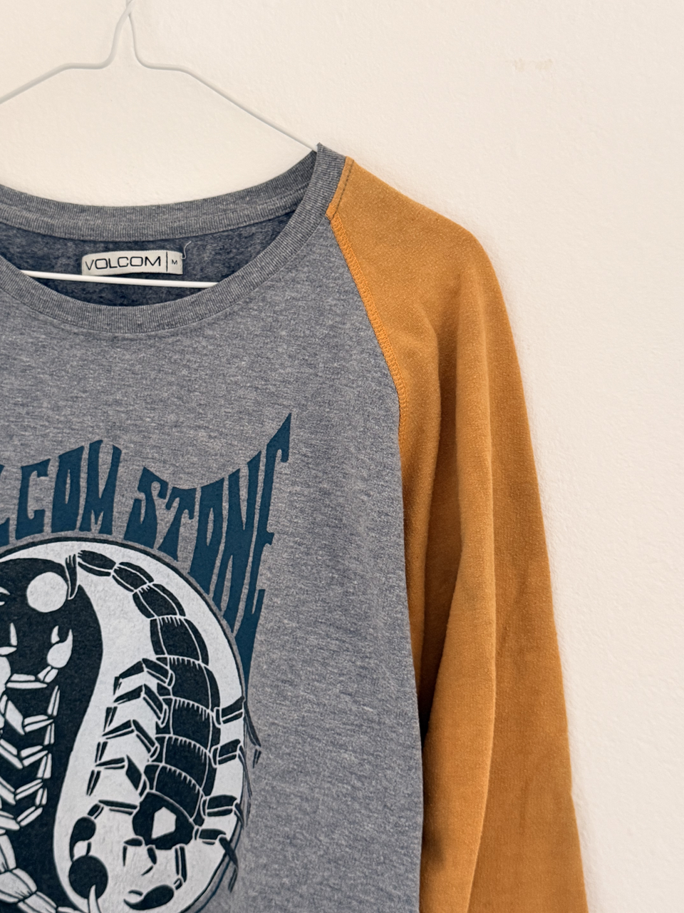 Buzo Volcom - imagen 2