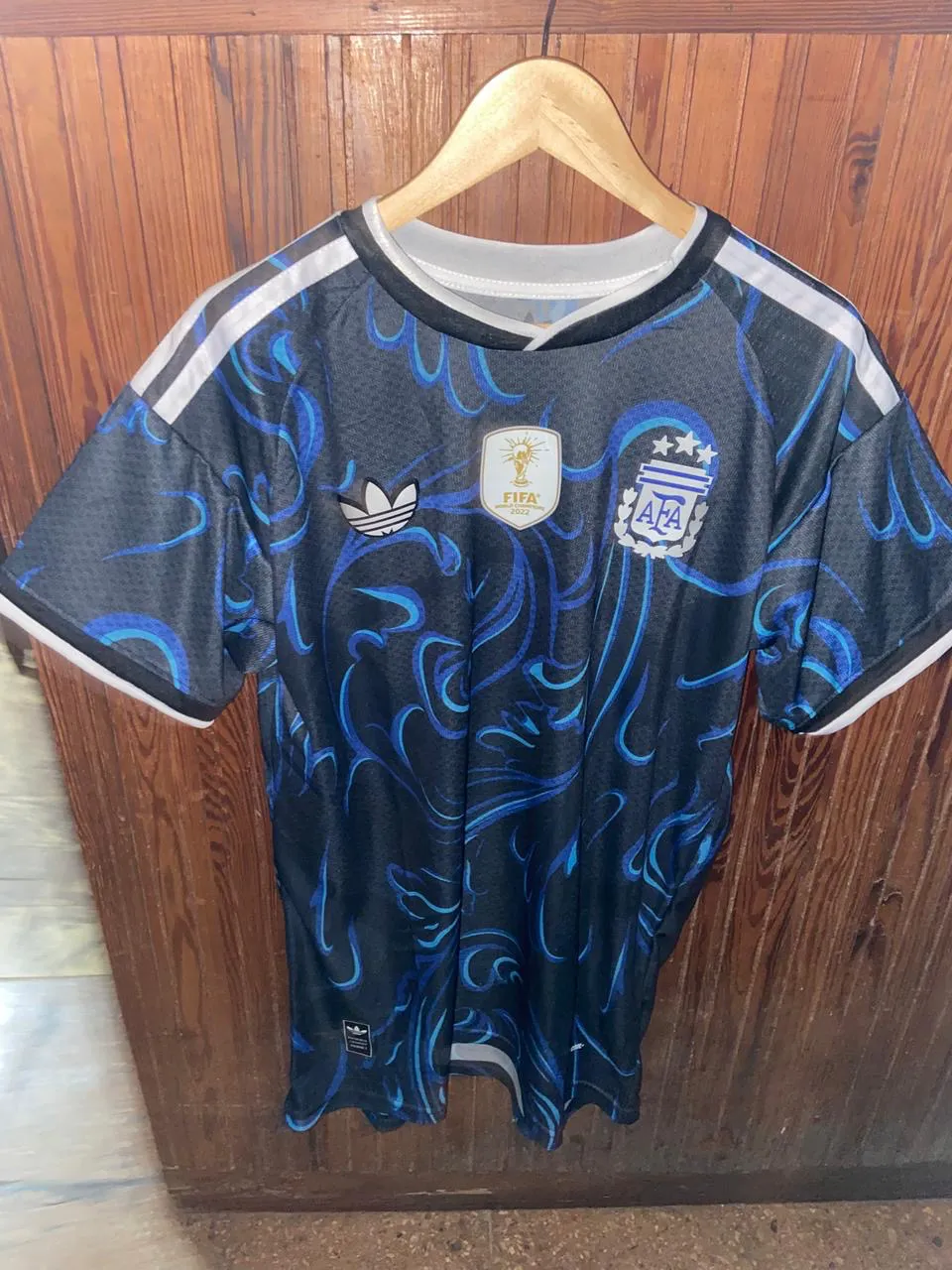 Camiseta adidas - imagen 1