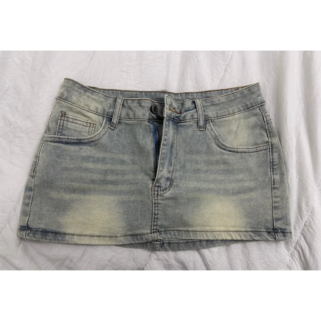 Minifalda . · Talle S