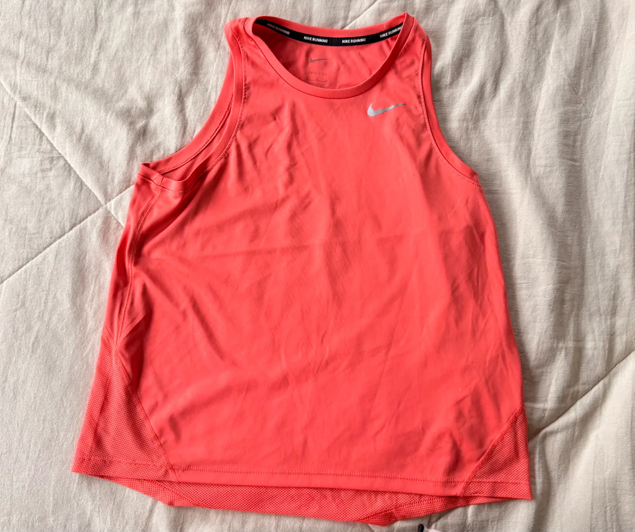 Nike · Talle M