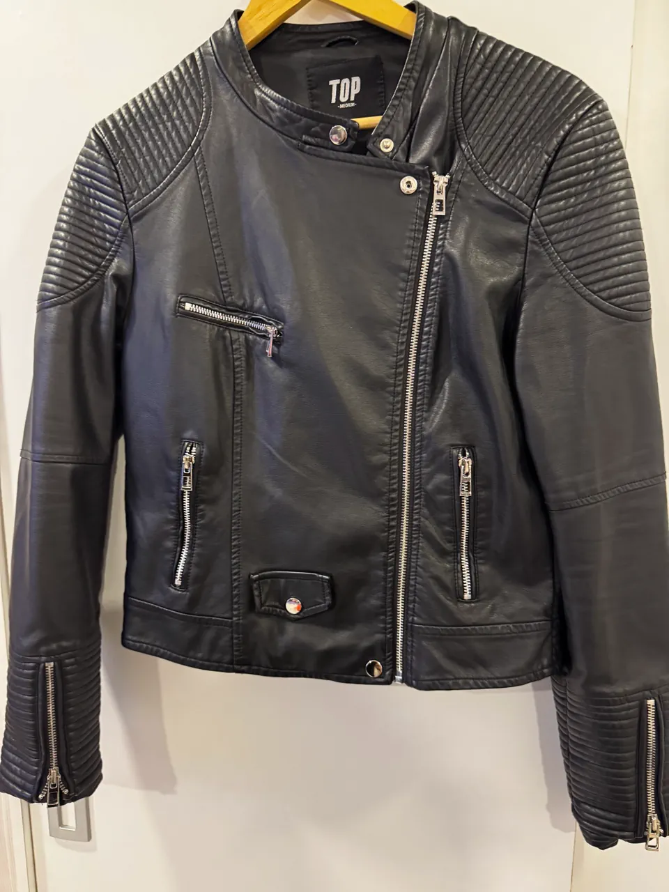 Top. · Talle M