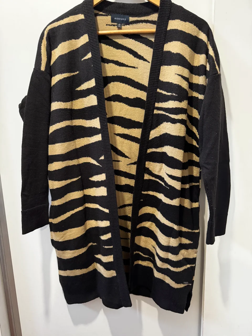 Cardigan Kosiuko · Talle M