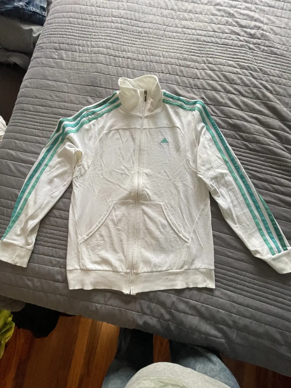 Buzo adidas - imagen 1
