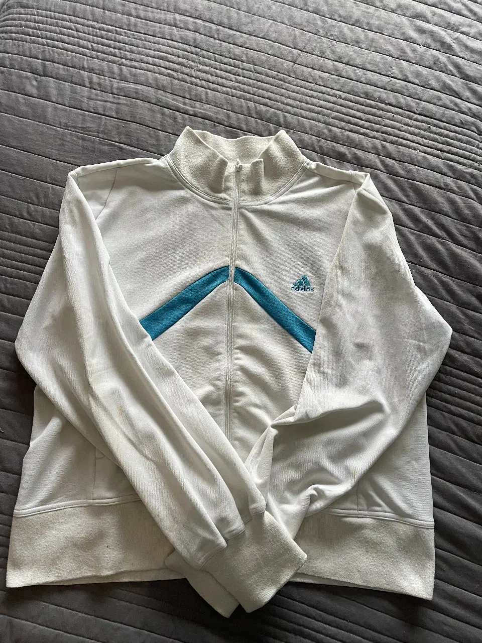 Buzo adidas · Talle XL