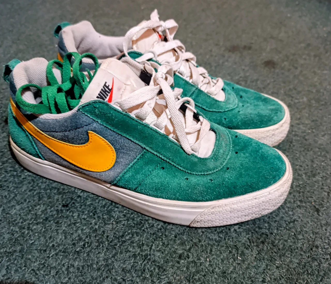 Nike · Talle AR 42