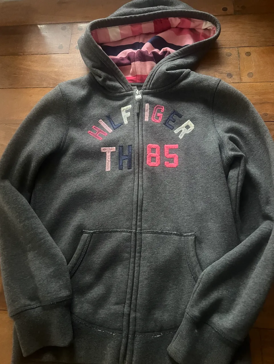 Buzo Tommy Hilfiger · Talle L