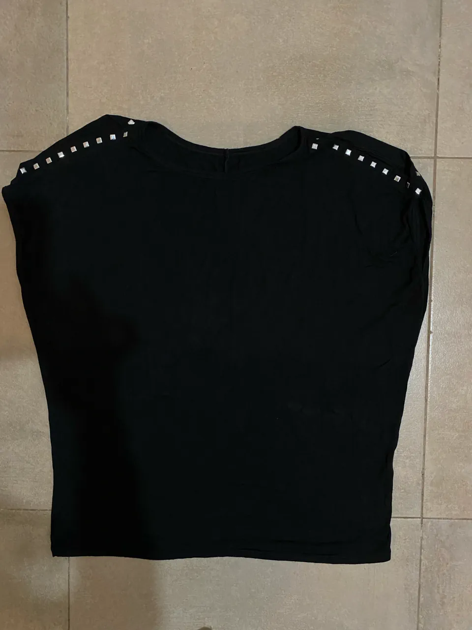 Musculosa A ≠ - imagen 1