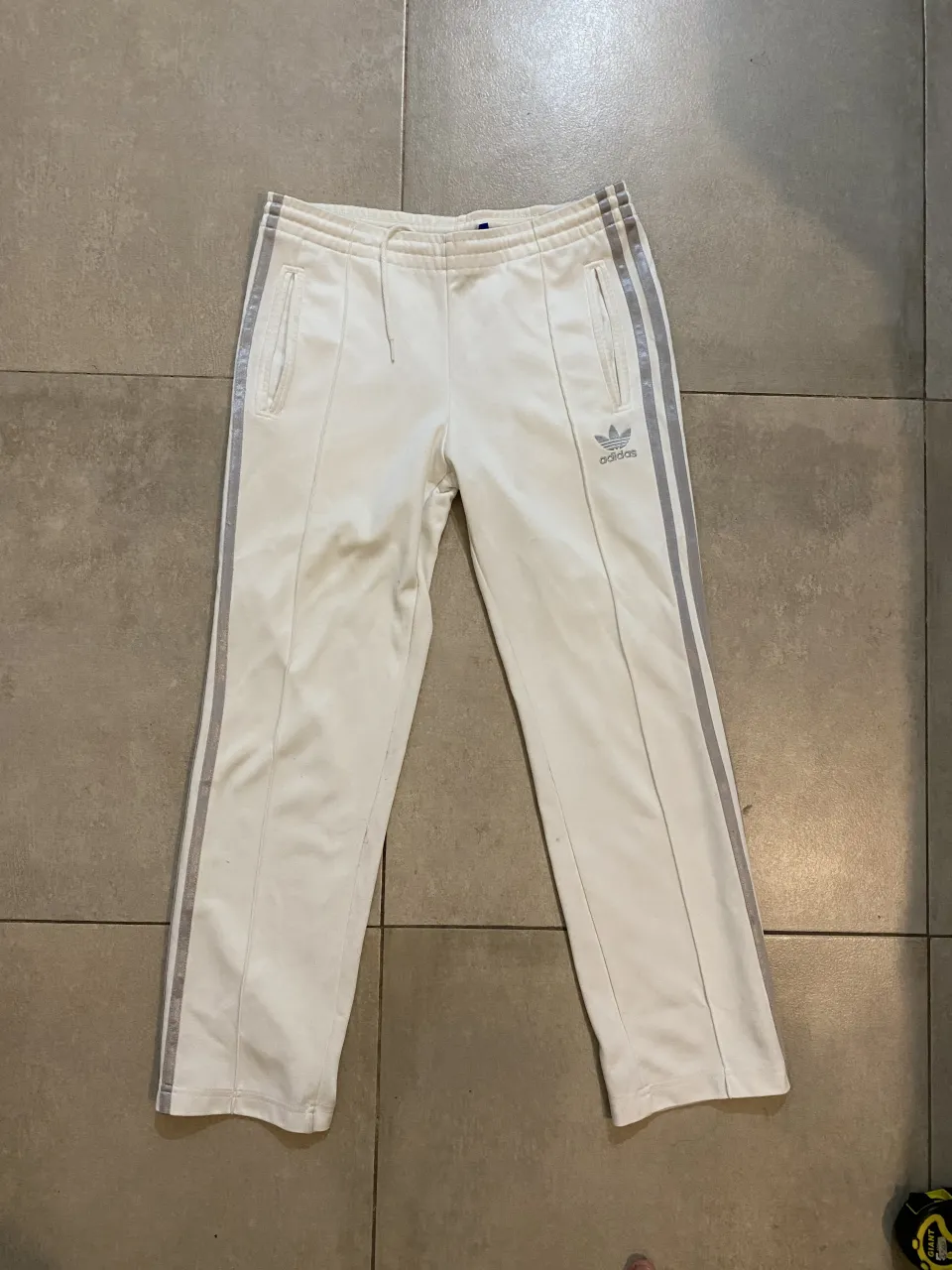 Pantalón adidas - imagen 1